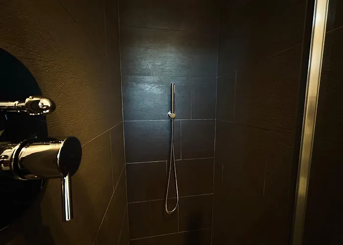 Indipendenza 24 بولونيا