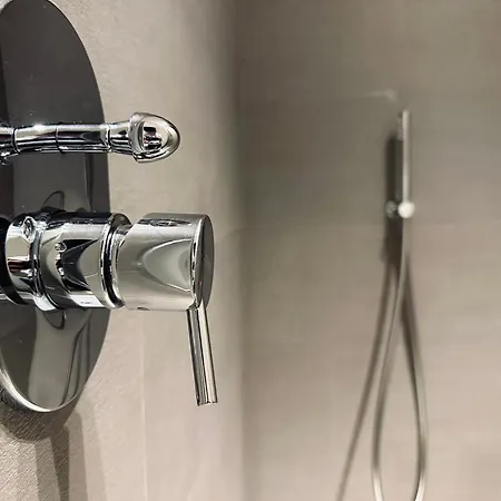 לינה וארוחת בוקר Indipendenza 24 בולוניה