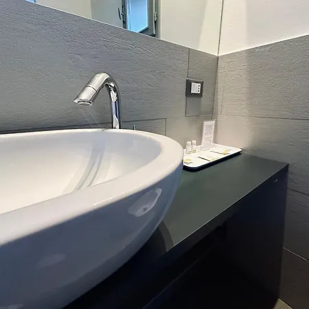 Indipendenza 24 לינה וארוחת בוקר בולוניה